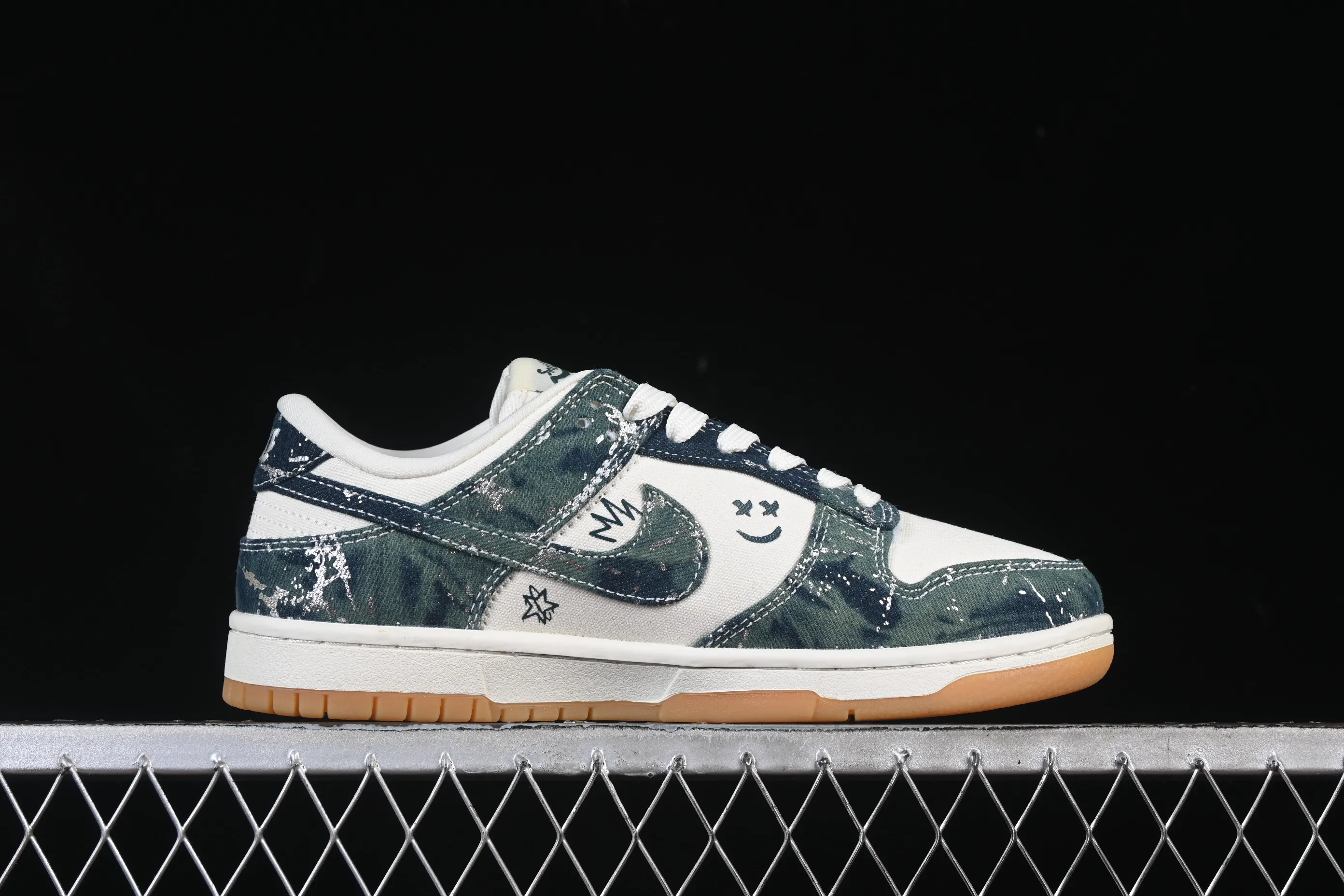 All categories Nk SB Dunk Series Nk SB Dunk Low High-end customized low-top sneakers Nike SB Dunk Low Military green fabric High-end customized low-top casual sneakers SC0601-464